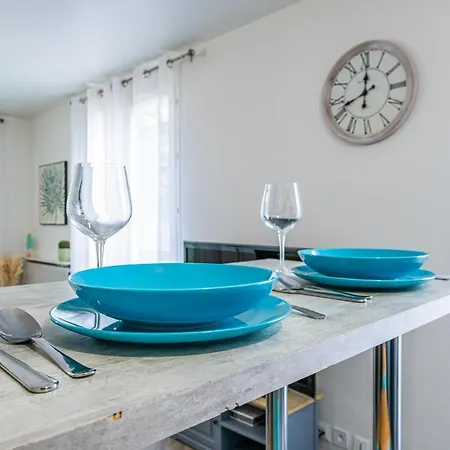 Le Lagon Bleu - Parking - Netflix - Loggia * Courcouronnes